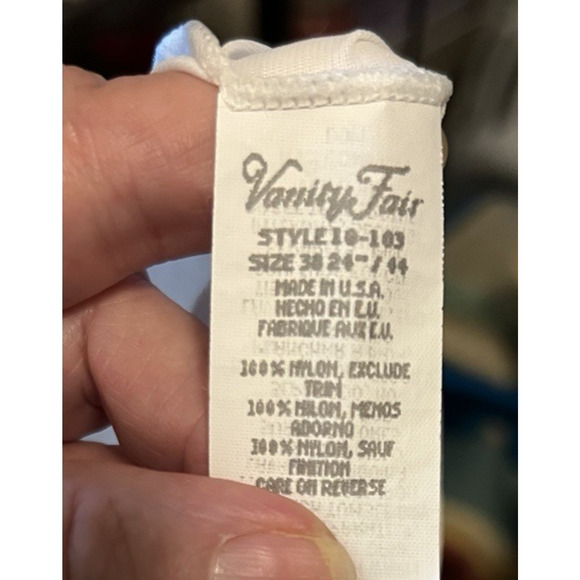 Vanity Fair Full Slip Women 38 Creamy White Lace Trim Nylon Blend Pin Up Work - Picture 2 of 11